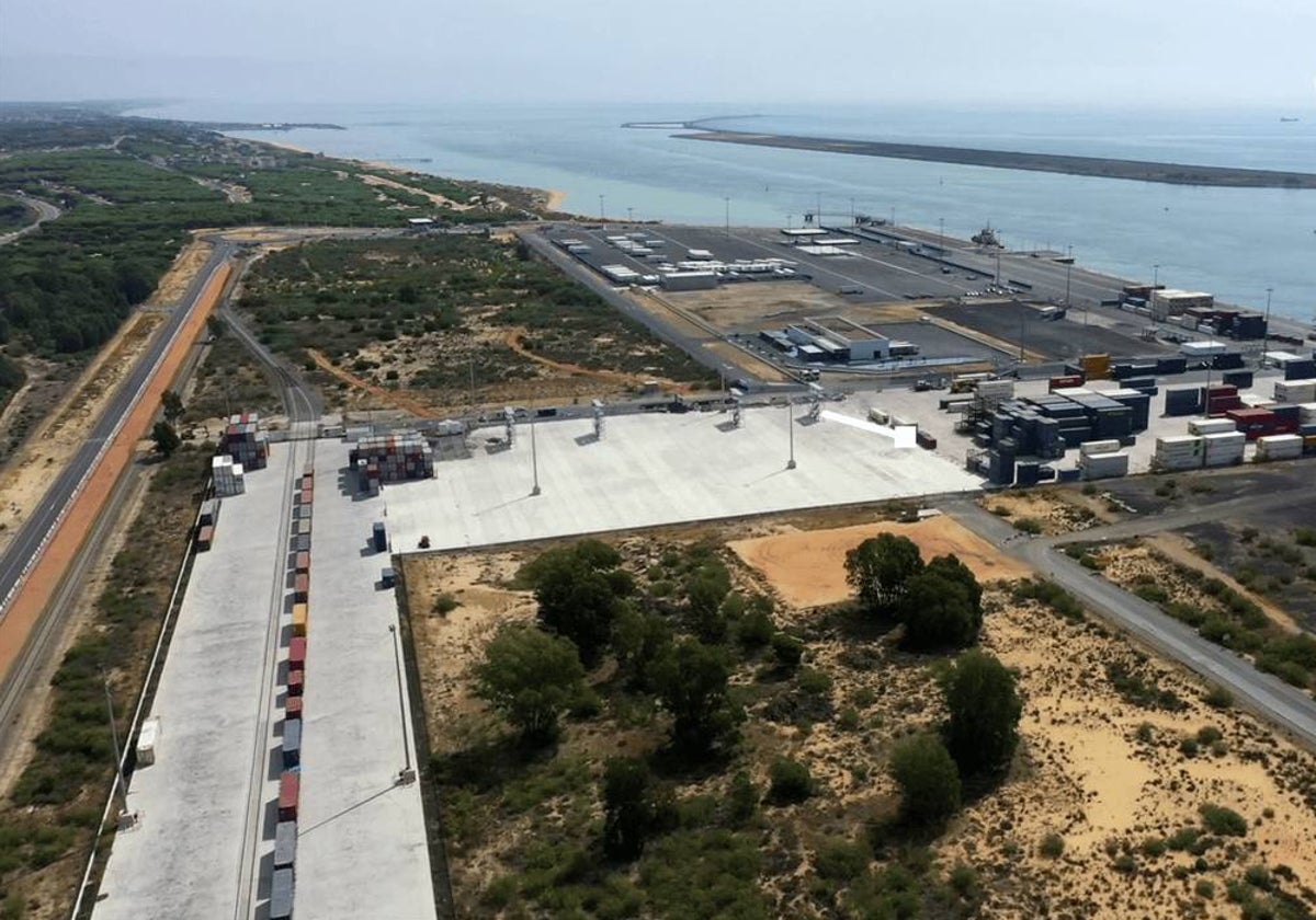 El Puerto de Huelva multiplicará por cinco la capacidad de su patio de contenedores