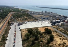 La llegada de Maersk a Huelva hará que el puerto multiplique por cinco la capacidad de su patio de contenedores