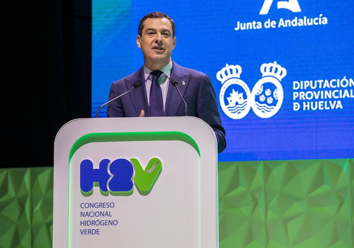 Juanma Moreno este miércoles durante su intervención en el congreso