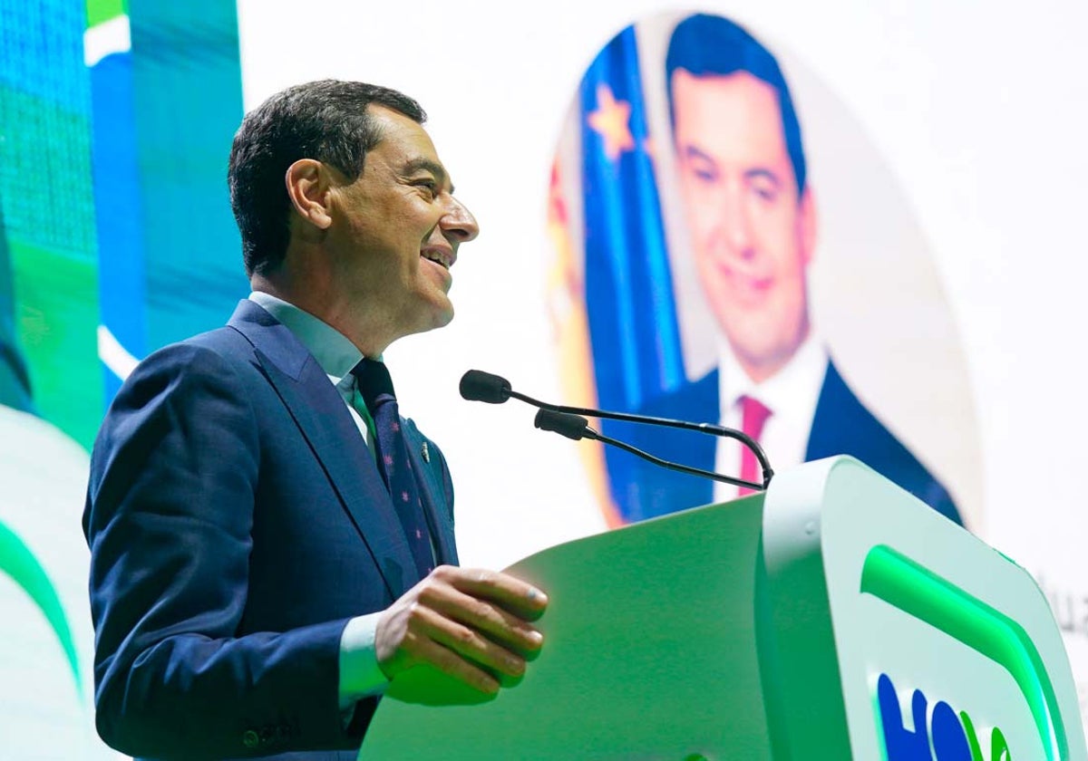 El presidente andaluz durante la inauguración del I Congreso Nacional de Hidrógeno Verde