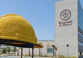Alumnos de la Universidad de Huelva sondean de la mano de Cepsa opciones de empleo en la transición energética