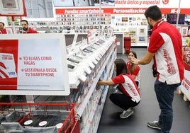 MediaMarkt busca trabajadores en Huelva para su campaña de Navidad: estas son las condiciones