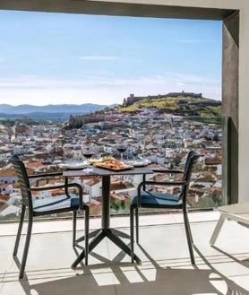 Imagen secundaria 2 - Vista de Linares de la Sierra, Casa Rural y Hotel Barceló de Aracena