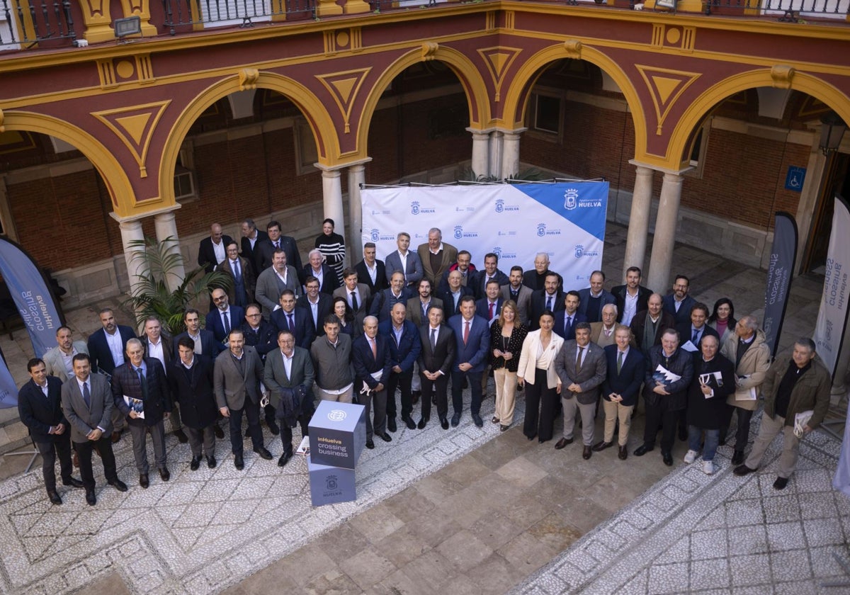 Los agentes sociales que se han dado cita este jueves en el Ayuntamiento de Huelva