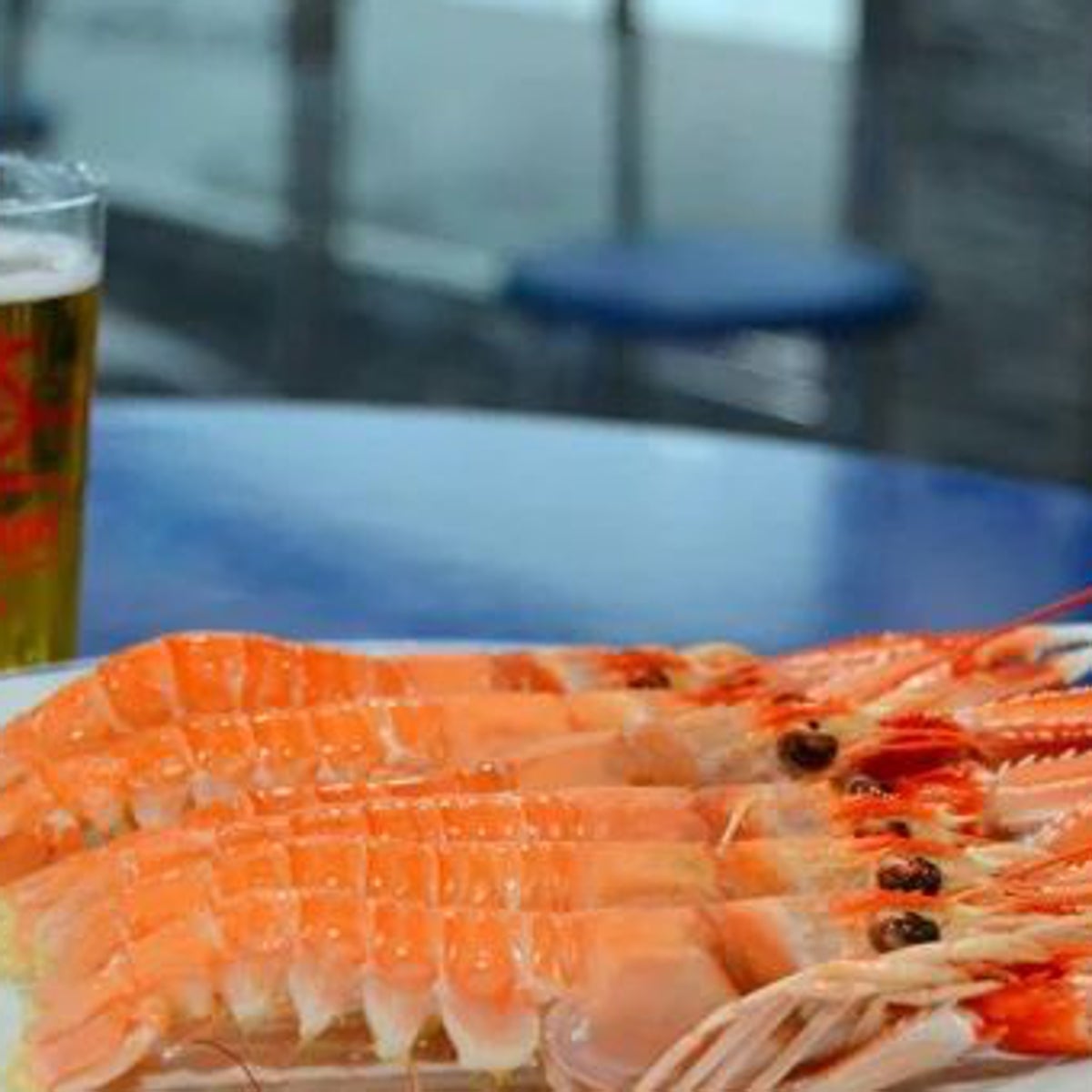 Uno de los platos de langostinos que puede degustarse en la cervecería La Ría