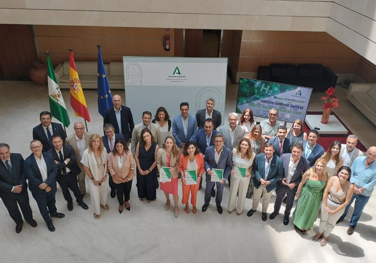 Foto de familia de la firma del protocolo