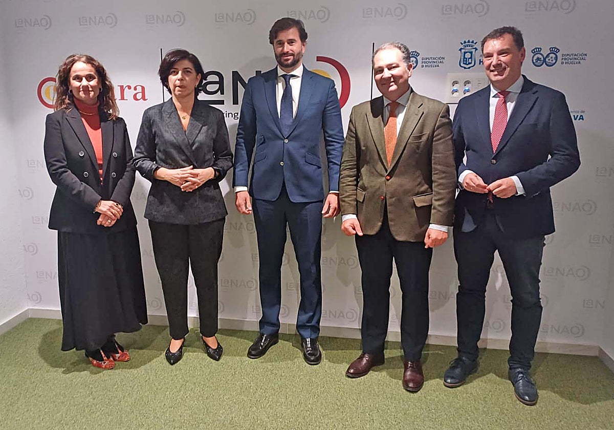 La concejal Adela de Mora, Macarena Gutiérrez, Daniel Toscano, David Toscano y Alberto Santana