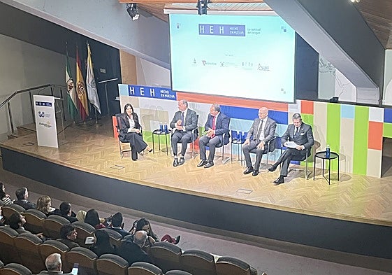 El coloquio del encuentro Hecho en Huelva esta mañana en el Foro Iberoamericano de La Rábida