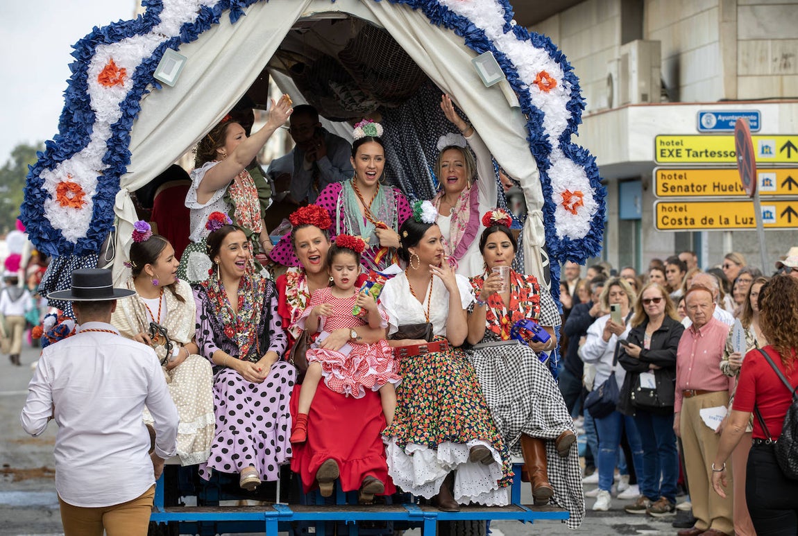 Galería de imágenes: Emigrantes va ya al encuentro de la Virgen del Rocío