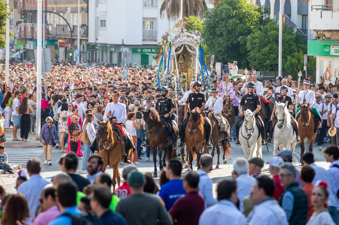 Huelva ya camina hacia su abrazo con la Blanca Paloma