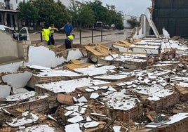 Se derrumba la fachada de la casa hermandad de Isla Mayor en El Rocío