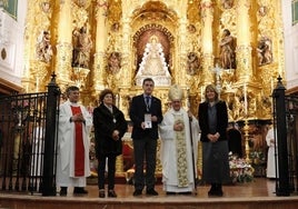 Las imágenes de la imposición de la Medalla de Huelva a la Virgen del Rocío