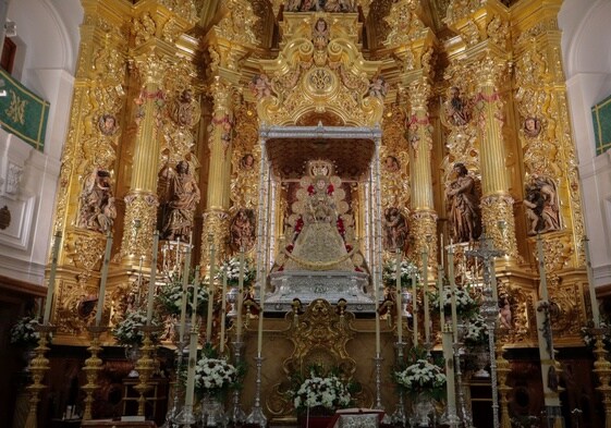 La Virgen del Rocío, en sus andas procesionales