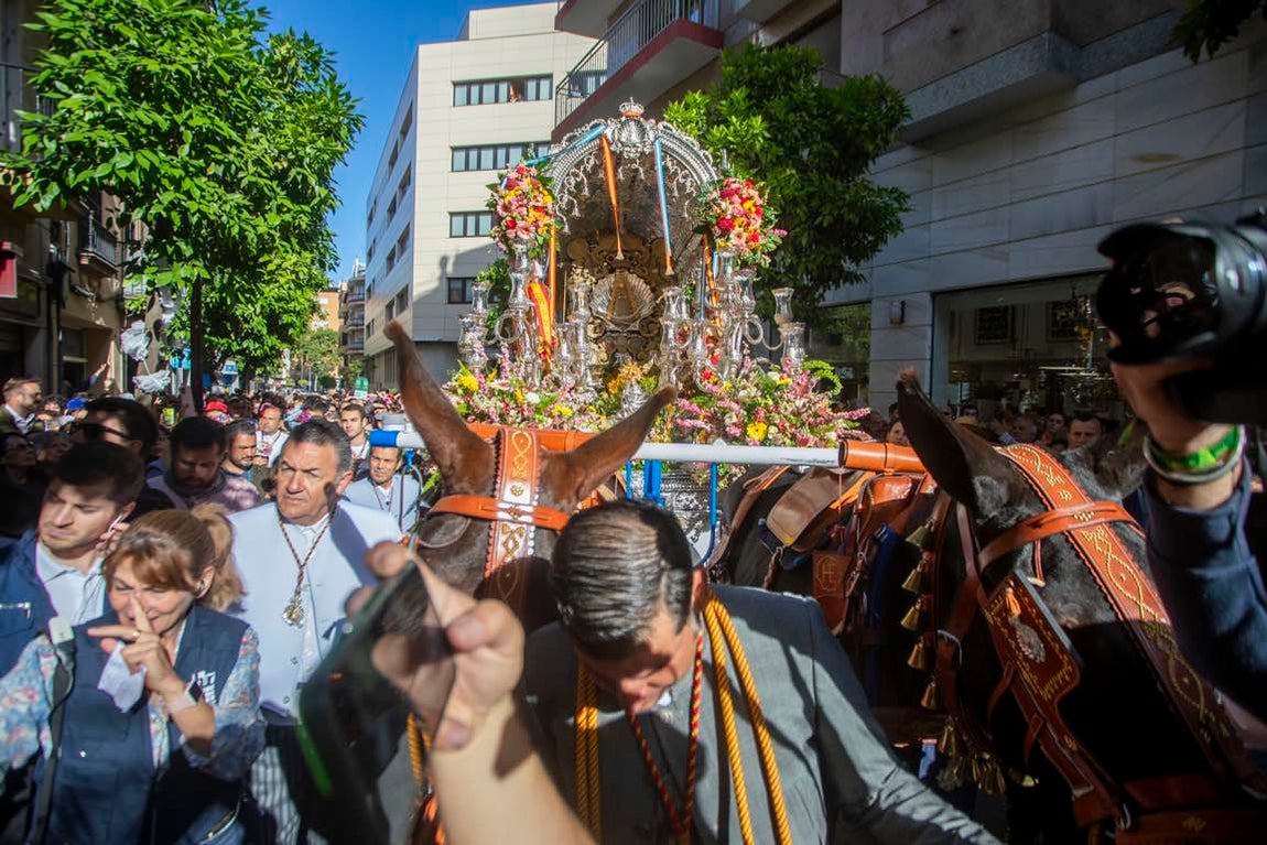 Salida de la Hermandad del Rocío de Emigrantes 2024, en imágenes