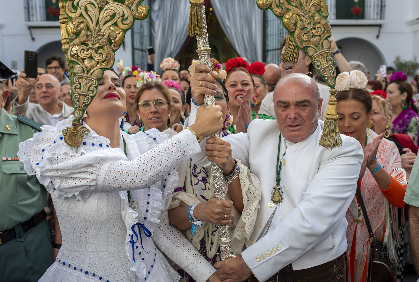 La salida de la hermandad del Rocío de Huelva 2024, en imágenes