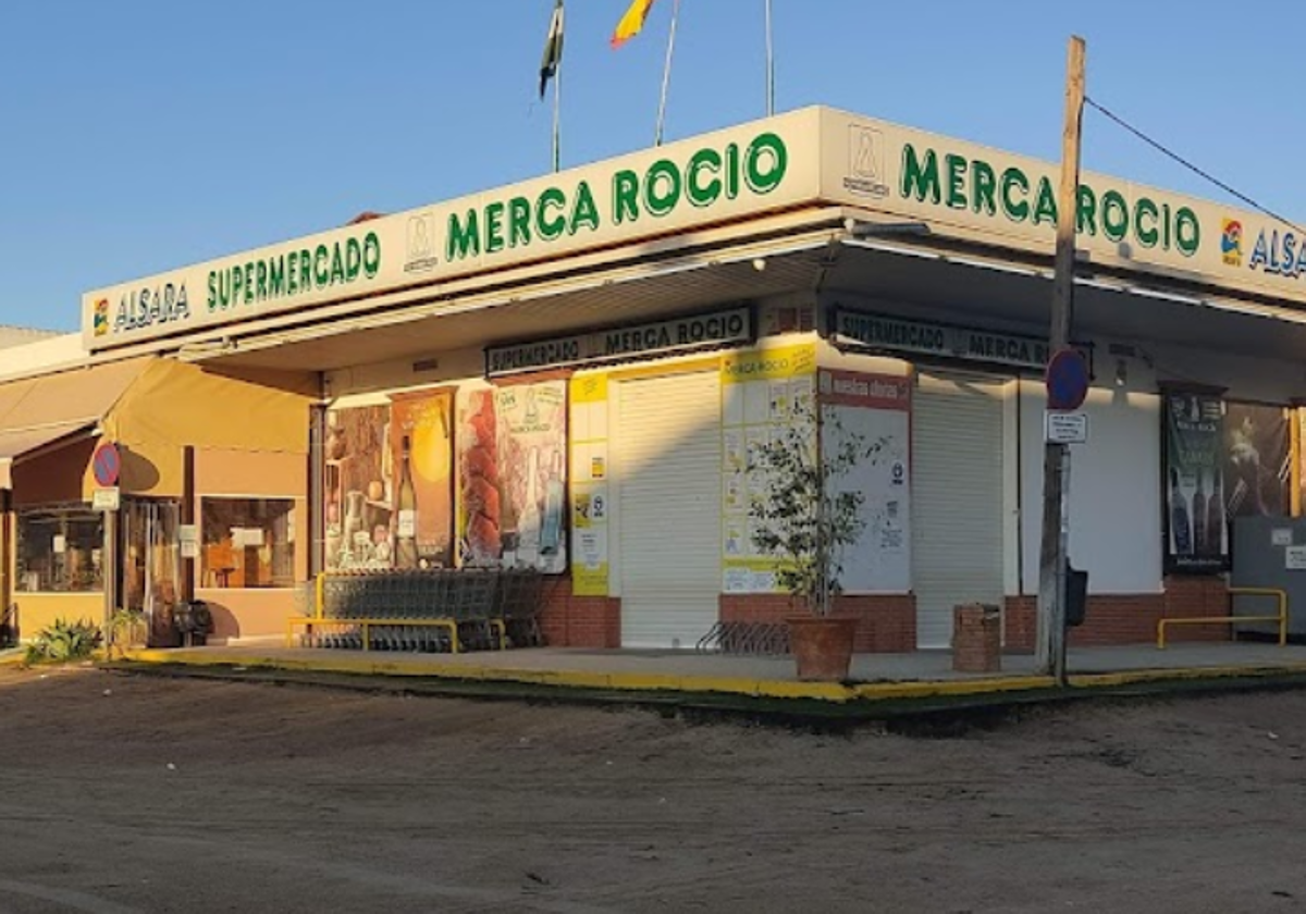 Imagen de un supermercado en la aldea de El Rocío