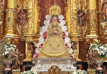 La Virgen del Rocío baja de su altar para celebrar la Candelaria