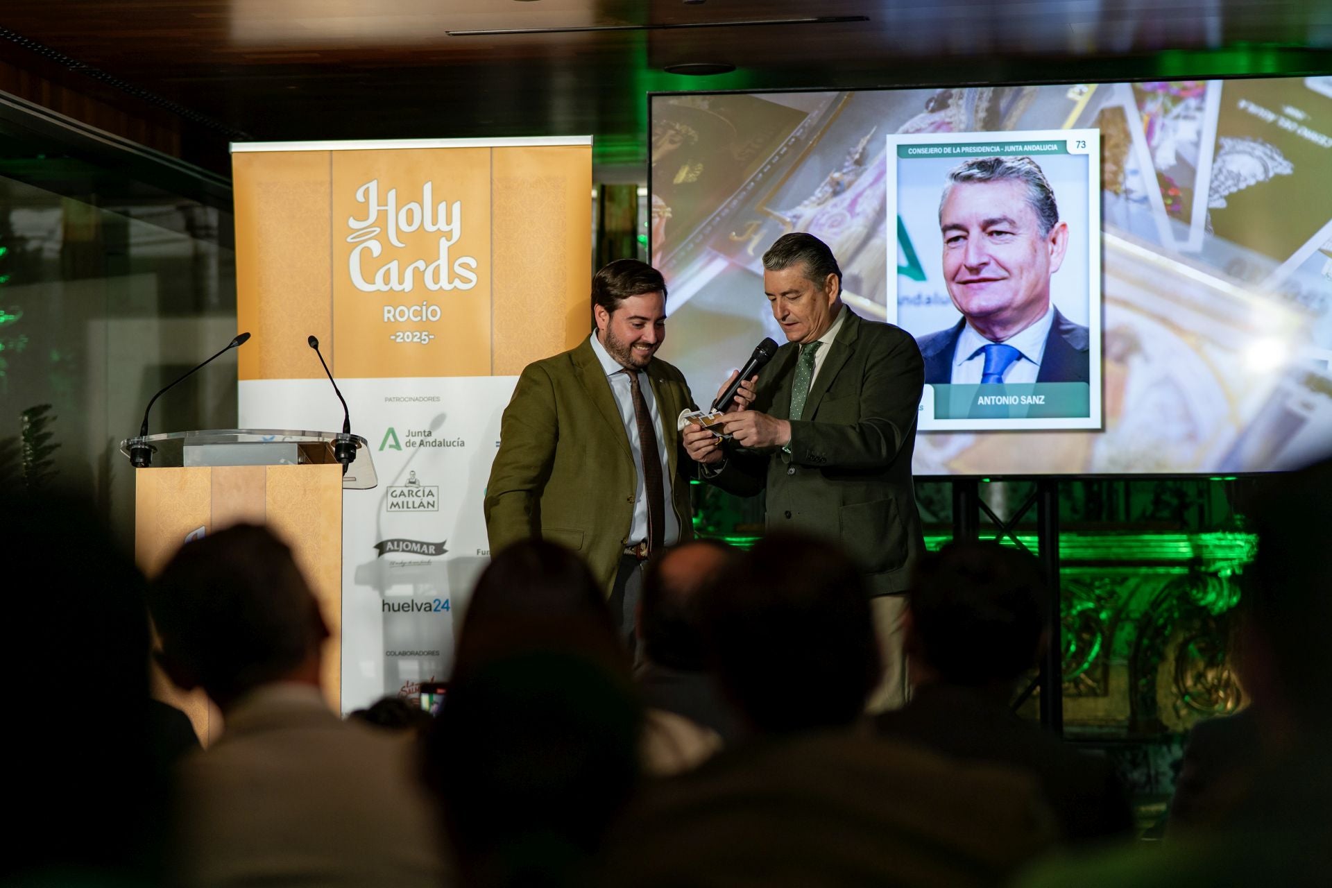 La presentación de las HolyCards del Rocío, en imágenes