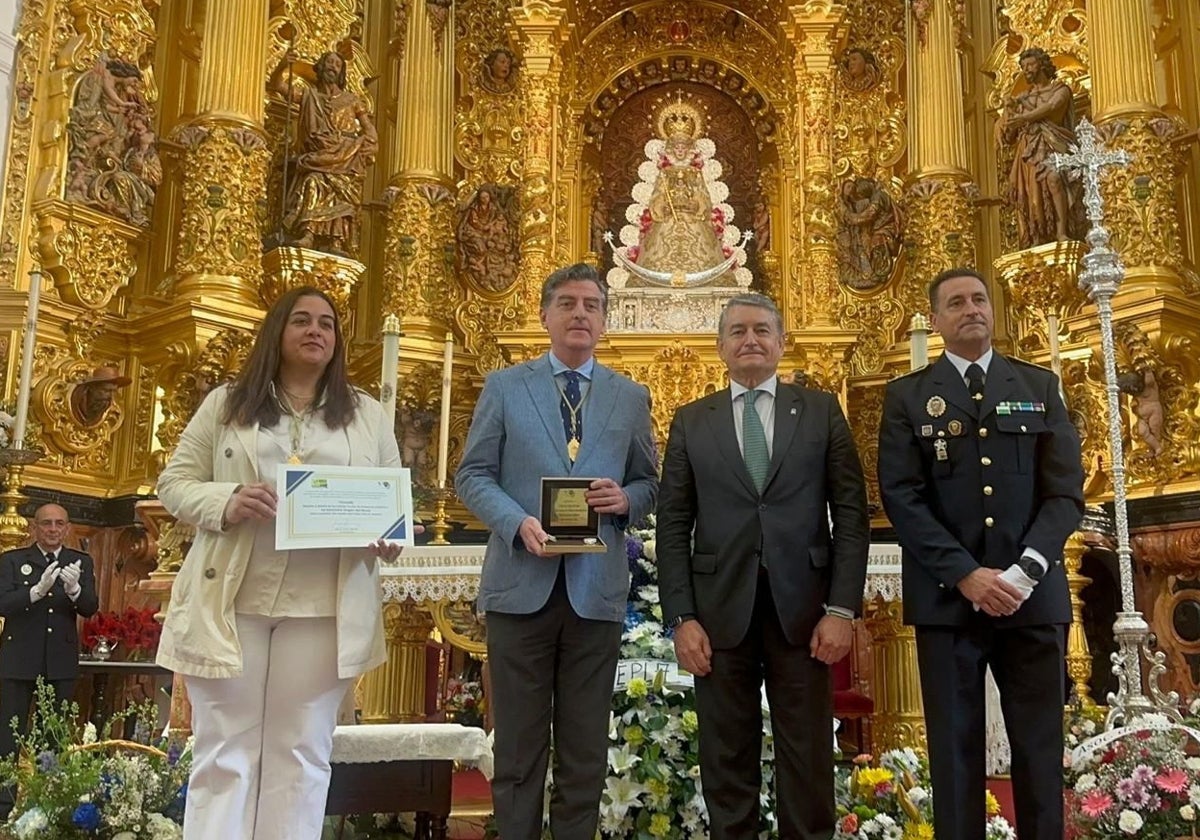 El acto de entrega de las medallas de AJDEPLA se llevó a cabo en el Santuario de la Virgen del Rocío