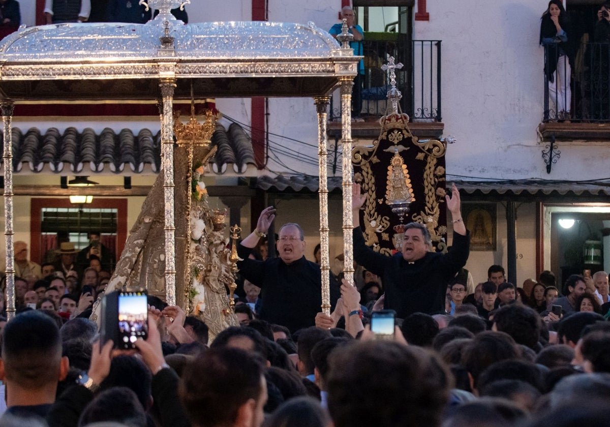 Rezo de la Salve junto al Simpecado de San Sebastian de los Reyes