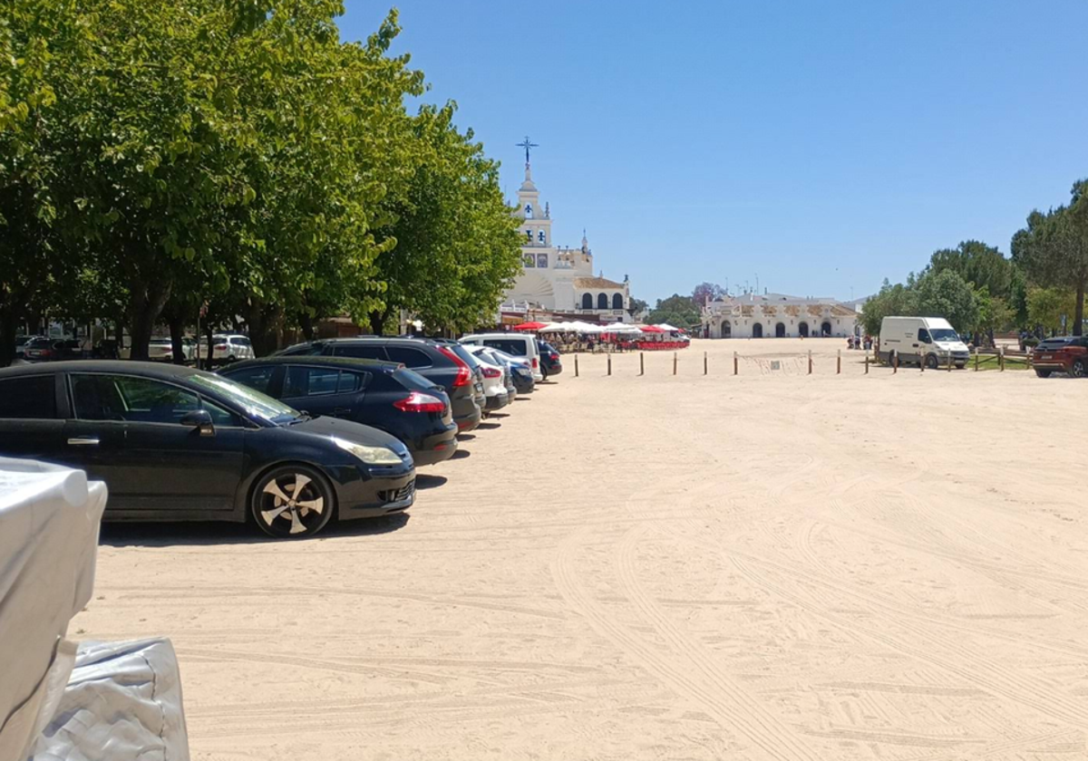 Parking del 'Mirador de la Marisma', en la aldea de El Rocío