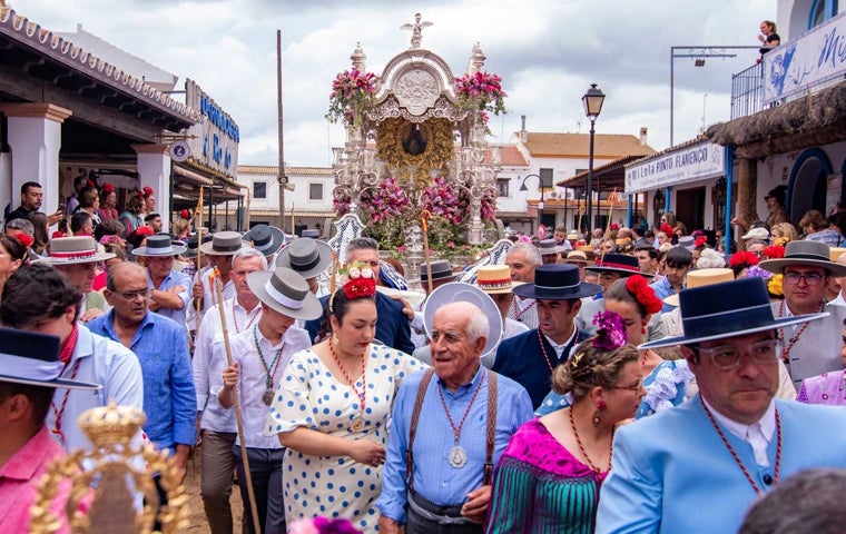 Llegada a la aldea de la Hermandad de La Palma del Condado
