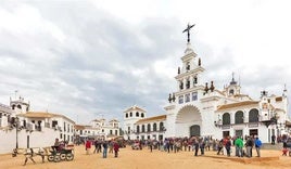 ¿Pueden entrar los vehículos a la aldea durante la romería de El Rocío 2025?