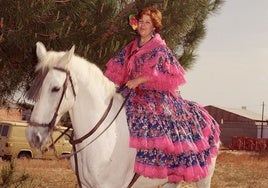 Carmen Limón Gutiérrez, cuando fue hermana mayor de Punta Umbría en 1987