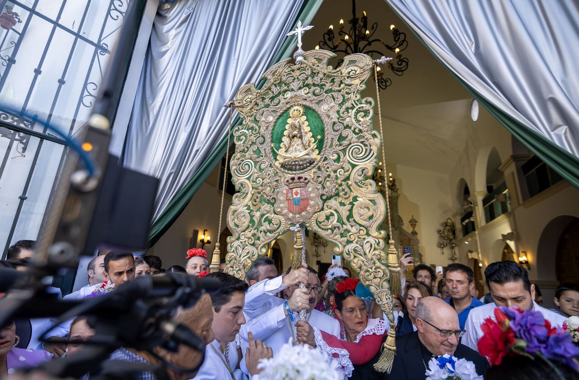 Huelva en pie para despedir a sus peregrinos