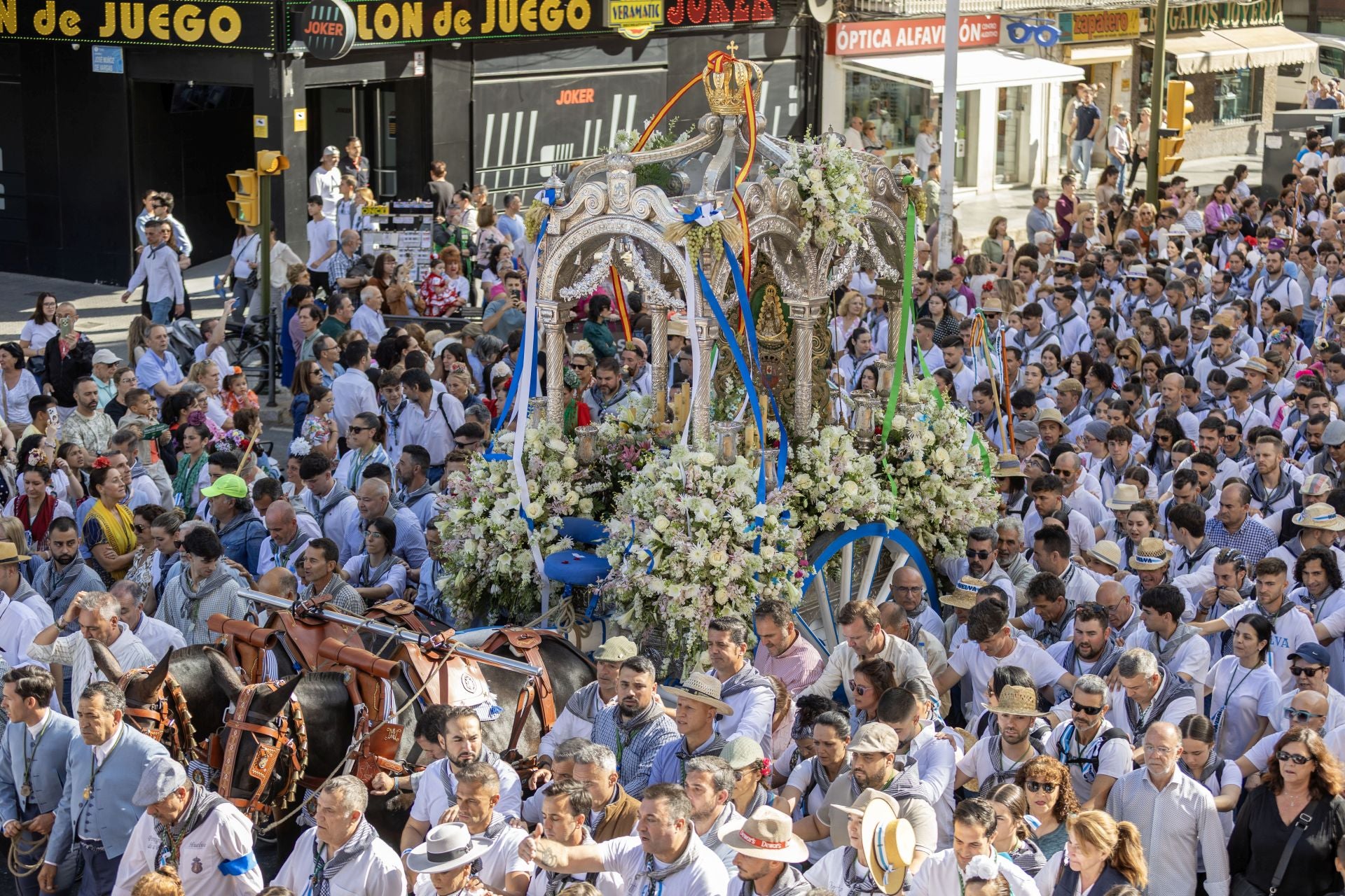 Huelva en pie para despedir a sus peregrinos