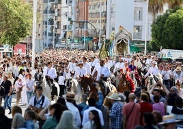 El Rocío 2025: Abran paso, sale la hermandad de Huelva hacia la aldea