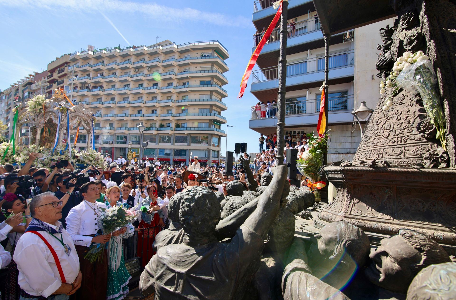 Huelva en pie para despedir a sus peregrinos