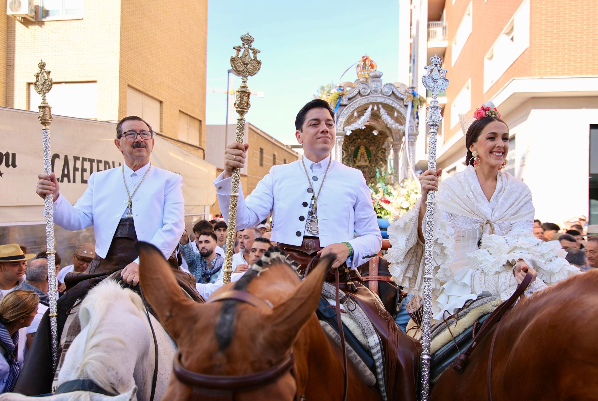 Huelva en pie para despedir a sus peregrinos