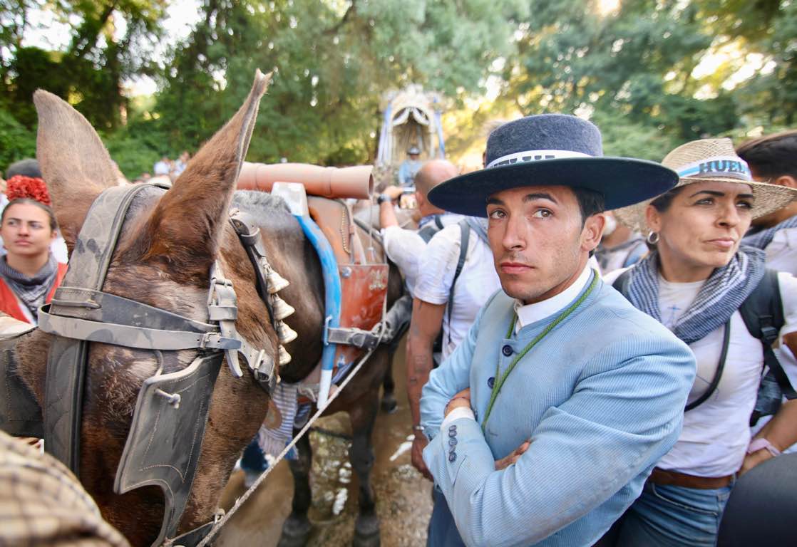 El paso de la Hermandad de Huelva por la Charca, en imágenes