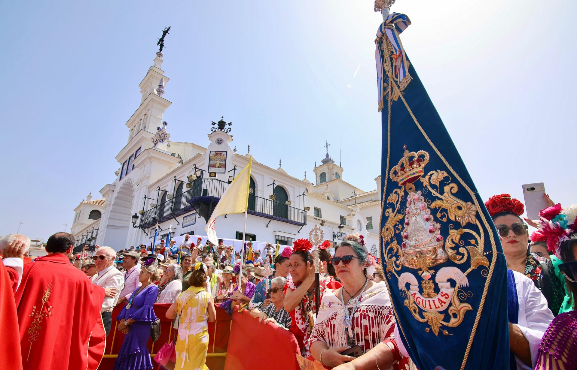 El Rocío 2025: La Misa de Pentecostés, en imágenes