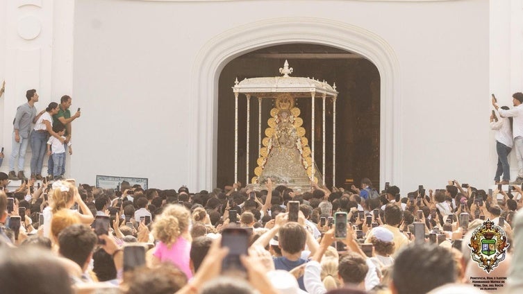 Los momentos claves de la retransmisión de una procesión histórica