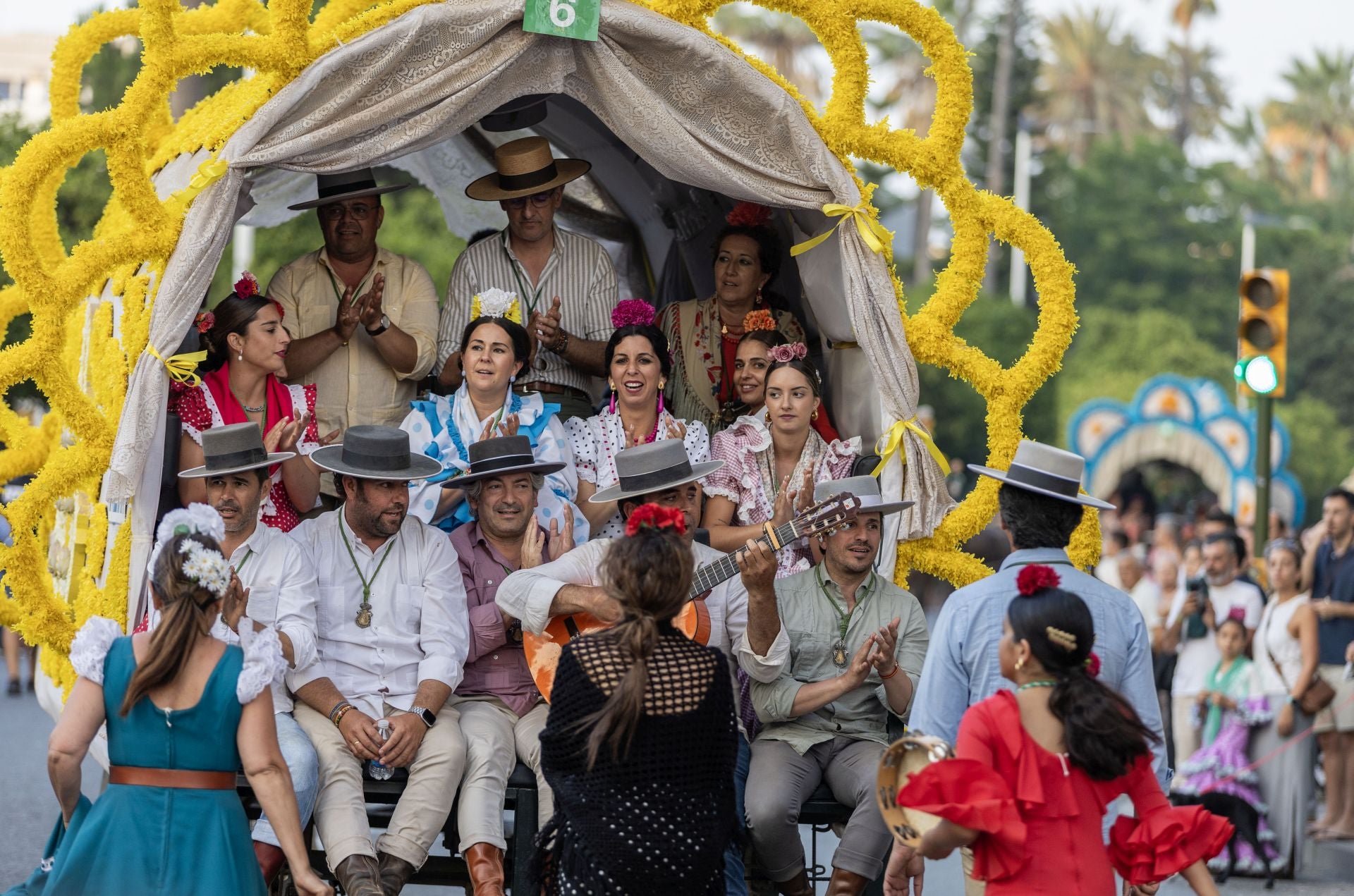 El regreso de las hermandades del Rocío de Huelva y Emigrantes, en imágenes