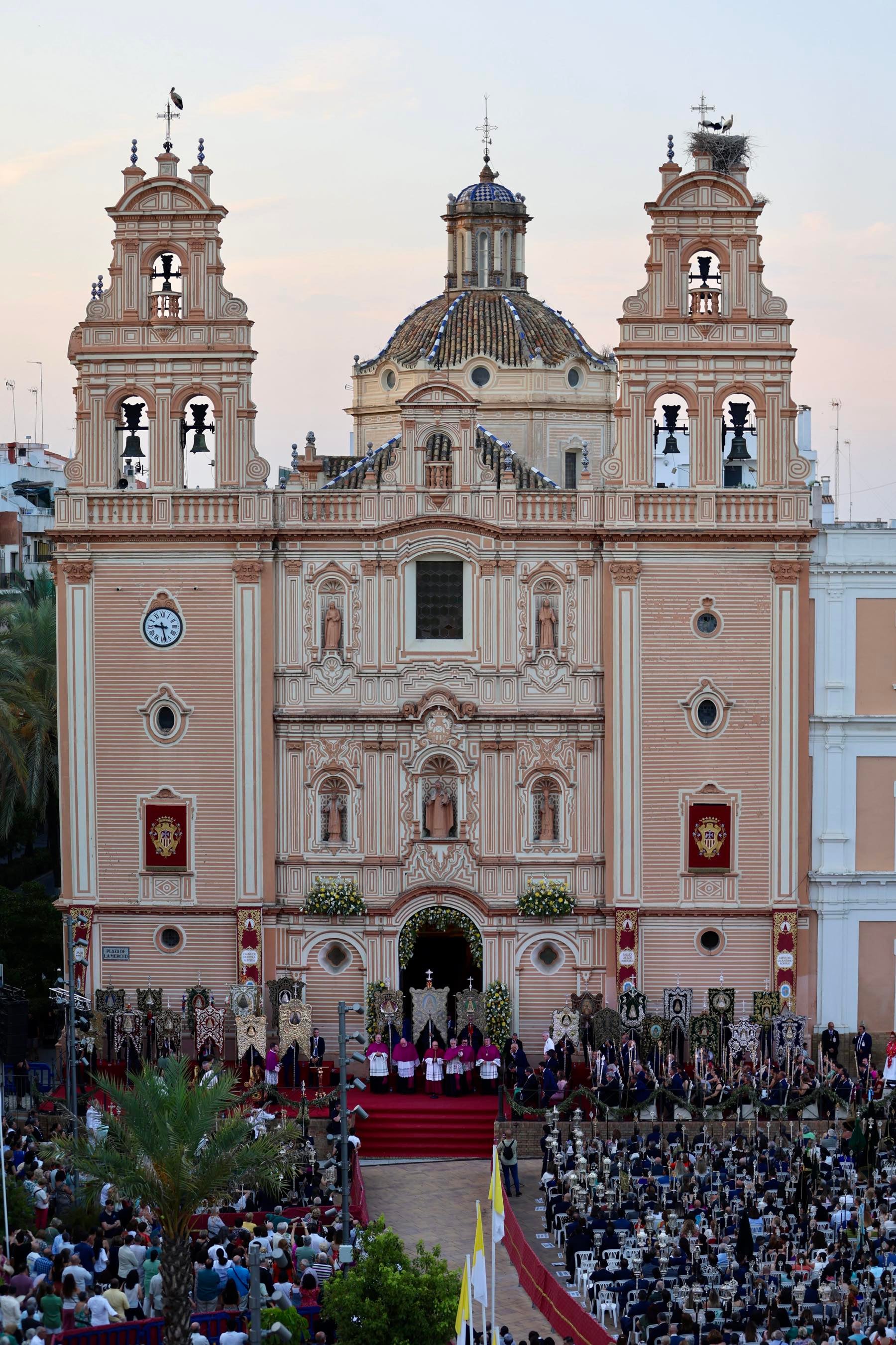 El Rosario Jubilar Rociero de la diócesis, en imágenes