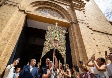 La Hermandad de Huelva inicia su camino de esperanza llenando de Rocío el barrio del Polvorín