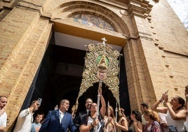 La Hermandad de Huelva inicia su camino de esperanza llenando de Rocío el barrio del Polvorín