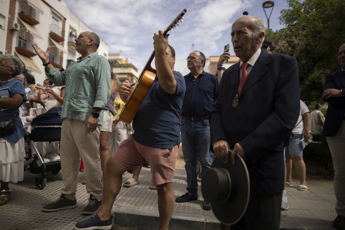 Todas las imágenes del traslado del simpecado de la Hermandad del Rocío al Polvorín
