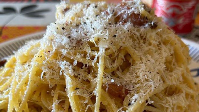 Spagueti carbonara servidos en 'La Favorita'