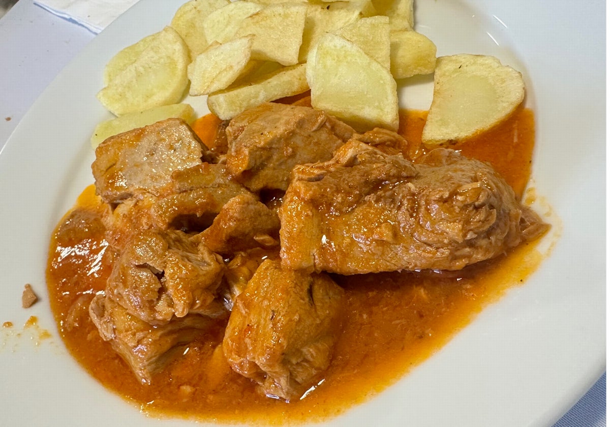 Morrillo de atún rojo con tomate de Casa Luciano en Ayamonte