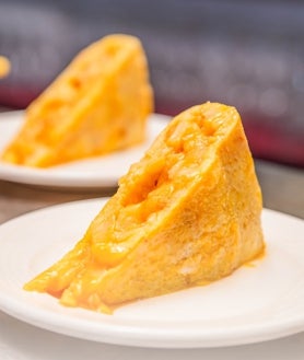 Imagen secundaria 2 - En este bar de Huelva puedes pedir una de las mejores tortillas de patatas de España: «¡No es una exageración!»