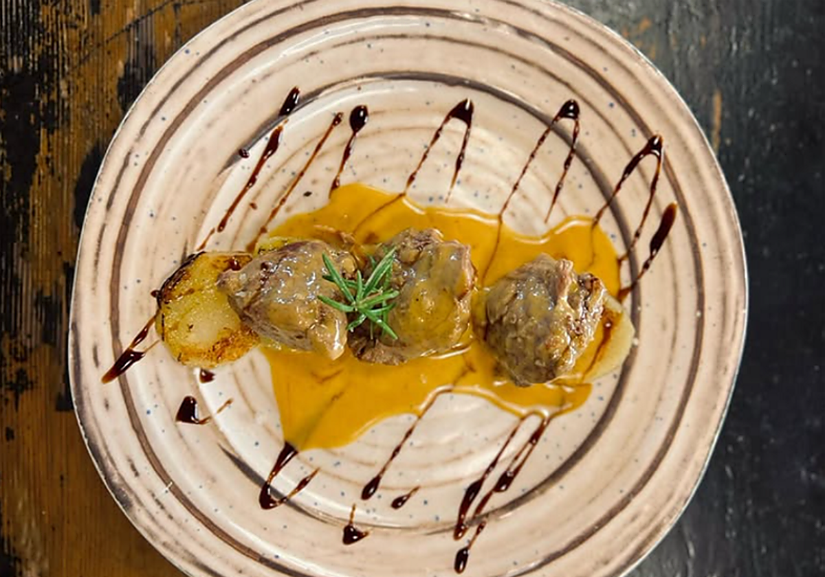 Así son las carrilleras más famosas de Huelva, servidas en un restaurante de la Sierra