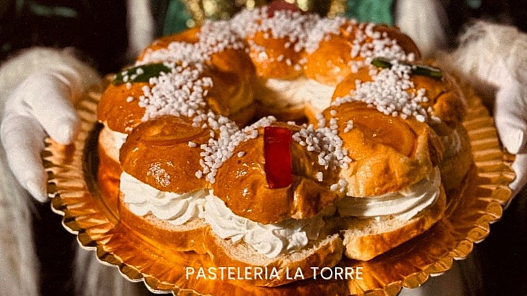 Roscón de Reyes elaborado en la pastelería La Torre, en Lepe