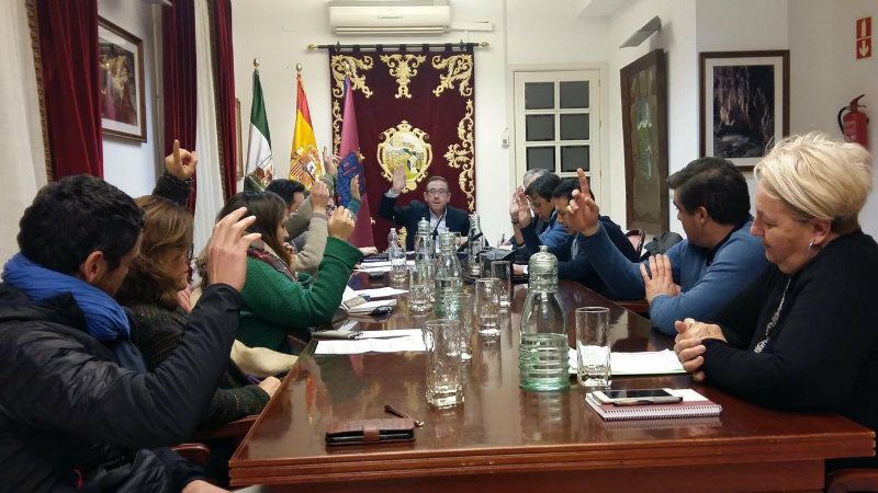 Aracena aprueba en pleno las medallas de la ciudad
