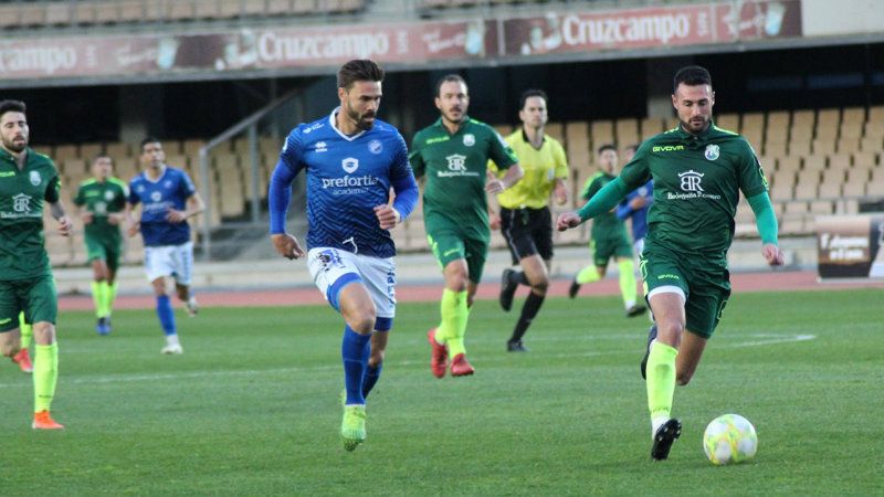 Álvaro Vega pasa de la Balona al Cornellá y Chico Díaz causa baja en el Xerez Deportivo