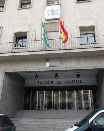 La Fiscalía pide 13 años para un padre y un hijo que obligaron a un joven a trabajar sin cobrar en una finca y se quedaban su sueldo