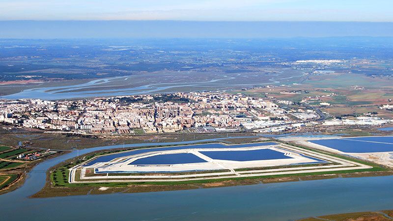 Mesa de la Ría lamenta que el pleno respalde 'nuevamente' el proyecto de Fertiberia para enterrar los fosfoyesos